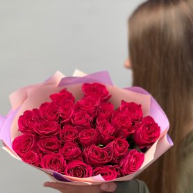 25 малиновых роз от интернет-магазина «Колибри» в Электростали