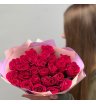 25 малиновых роз