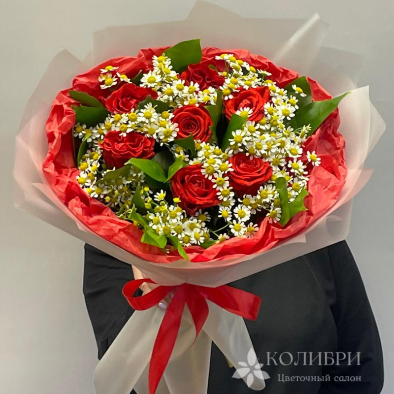 Букет из алой розы и ромашек 1