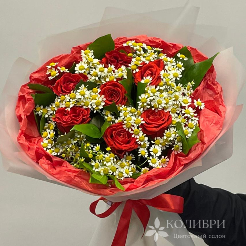 Букет из алой розы и ромашек 3