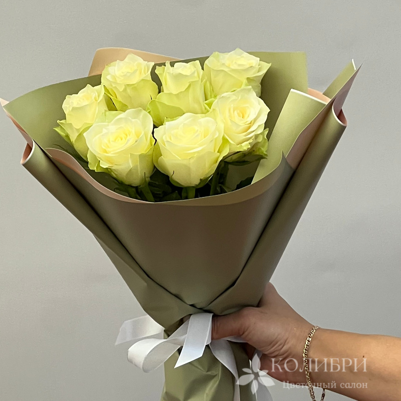 Букет из 7 белых роз